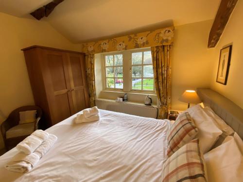 Red Lion Hotel - image 3