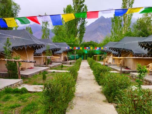 Фасада на хотела, Tongspon Camp Nubra in Nubra Valley