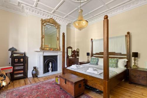 Luxurious Victorian, a few minutes from the beach