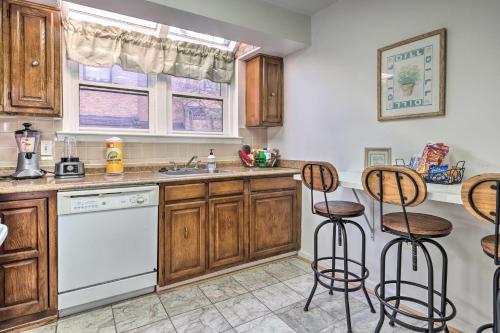 Washington DC Townhome 4 Mi to National Mall! in Washington, USA