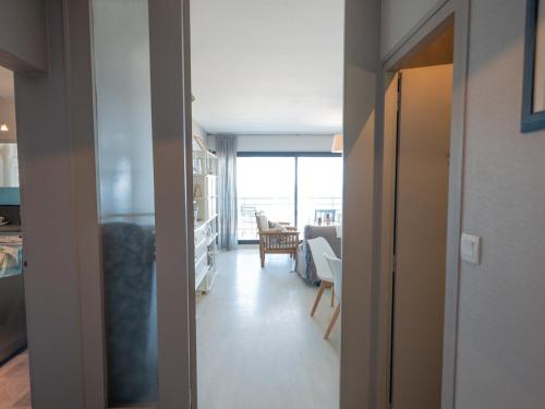 Apartment (4 Adults) image 3