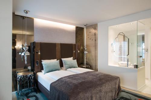 425457404 Tivoli Hotel