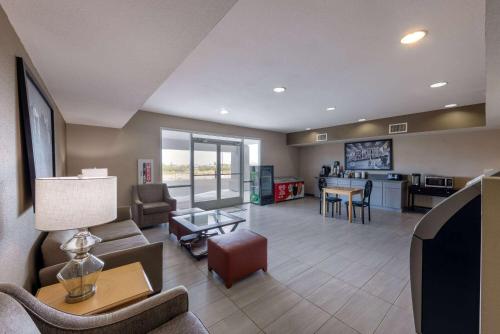 Super 8 by Wyndham Quartzsite AZ - 로비