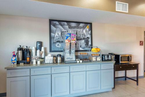 Super 8 by Wyndham Quartzsite AZ - 식음료(F&B)