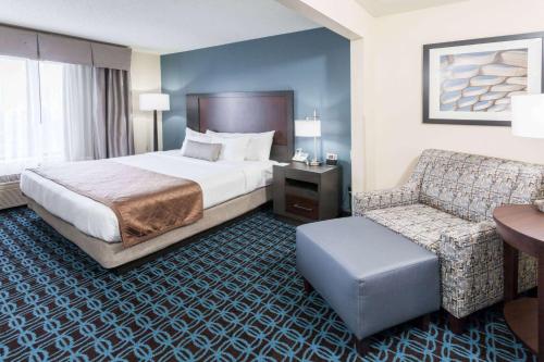 Wingate by Wyndham Schaumburg/Convention Center - image 13
