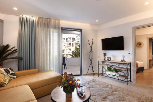 Suite, executive