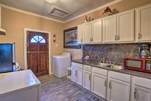 Cozy Shreveport Vacation Rental about 4 Mi to Dtwn in Shreveport, USA