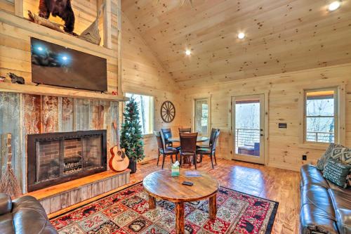 Luxury Cabin Vacation Rental in Mineral Bluff in Mineral Bluff, USA
