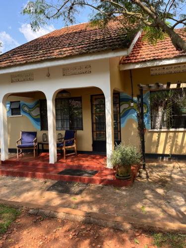 30 Wilson – Jinja