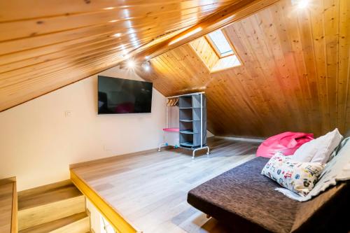 For You Rentals TEMPORAL Nice Chalet 3 Heights Linear City MIS570 - image 2