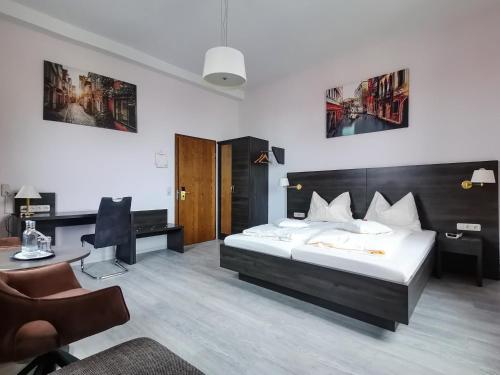 Hotel Kitzinger Hof an der B8 in 基青根