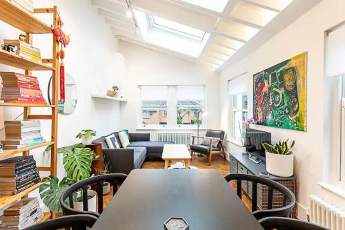 Stylish and Spacious 1BD in Clapton