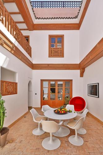 RIAD THE MILESTONE