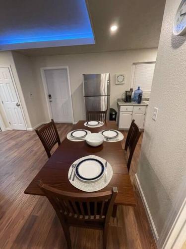 Brand New 2BR CUTE Blue LED in North Fresno