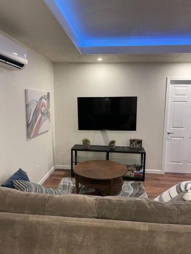 Brand New 2BR CUTE Blue LED in North Fresno