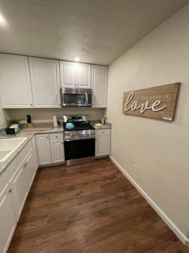 Brand New 2BR CUTE Blue LED in North Fresno