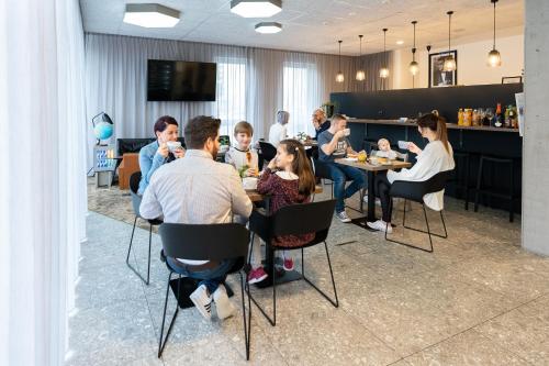 Їжа та напої, Motel Schlafraum Schlüßlberg-Dein smartes Hotel-contactless check-in (Motel Schlafraum Schlußlberg-Dein smartes Hotel-contactless check-in) in Хоф-Зальцбург