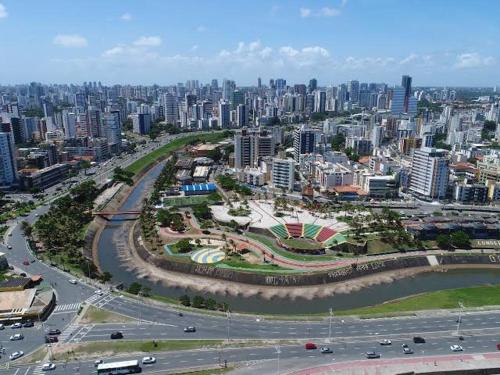 Estúdio charmoso com vista panorâmica para o mar