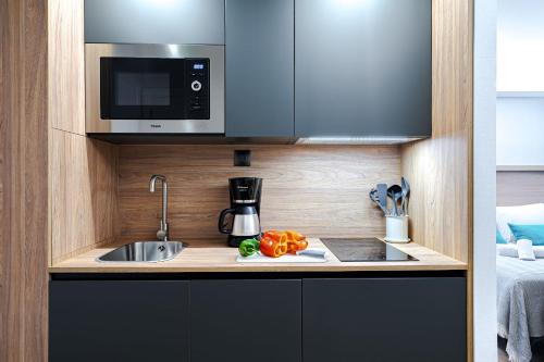 Feelathome Ventas Suites - image 12