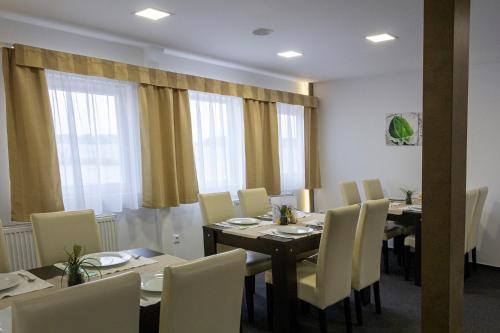 Étterem, Tündérfátyol (Tunderfatyol) in Abádszalók