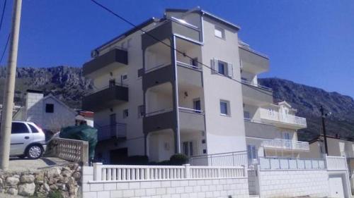 Studio Apartment in Dugi Rat with Sea View, Terrace, Air Conditioning, WiFi 5113-1