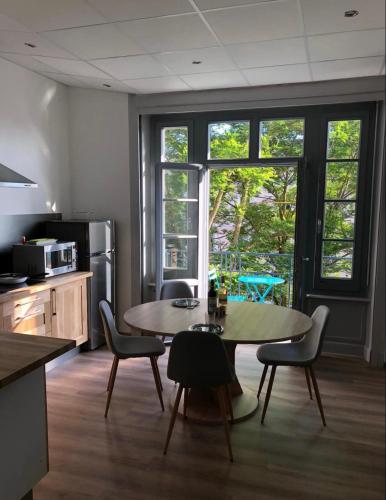 Résidence Harmonie Appartement N 3 Meublé Avec Petit Déjeuner - Location saisonnière - Néris-les-Bains