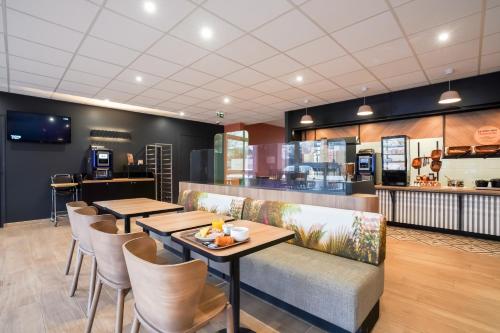 Їжа та напої, B&B HOTEL Paris Rosny-sous-Bois in Росні-су-Буа