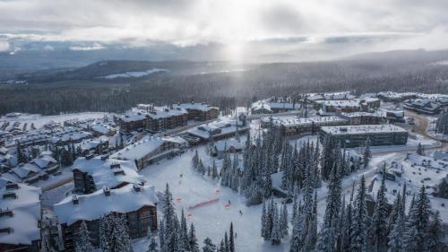 Trapper's Lodge - 4 Bd w Great View, Private Hot Tub