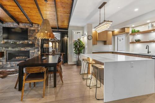 Chalet Monashee - Brand New High-End Property with Amazing Views, Big White (foto 7)