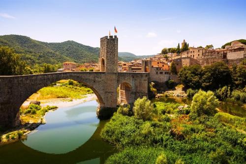 Catalunya Casas Peaceful Perfection , only 30km from Barcelona!