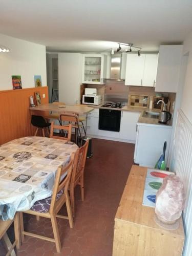 Gîte Normand Le Merle blanc 2 à 6 personnes (Gite Normand Le Merle blanc 2 a 6 personnes) in เมนิล-แว็ง