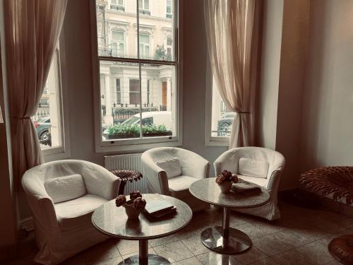 Fojė, My Place Hotel in Earls Court