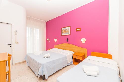 Triple Room image 4
