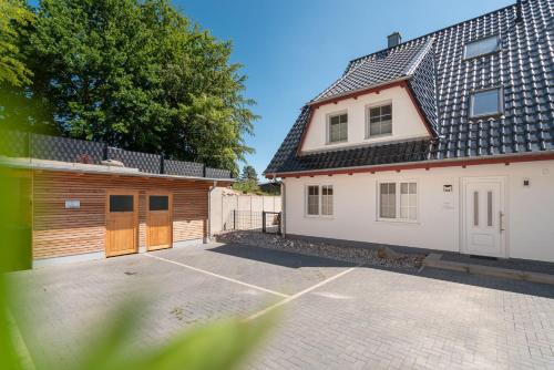 Ferienwohnung Schwanensee 979m von Hauptstraße entfernt