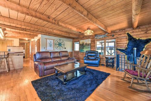Lake Norman Cabin Private Dock and Hot Tub! in Denver, USA