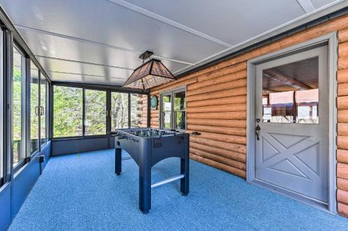 Lake Norman Cabin Private Dock and Hot Tub! in Denver, USA