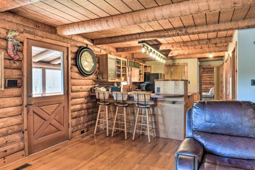 Lake Norman Cabin Private Dock and Hot Tub! in Denver, USA