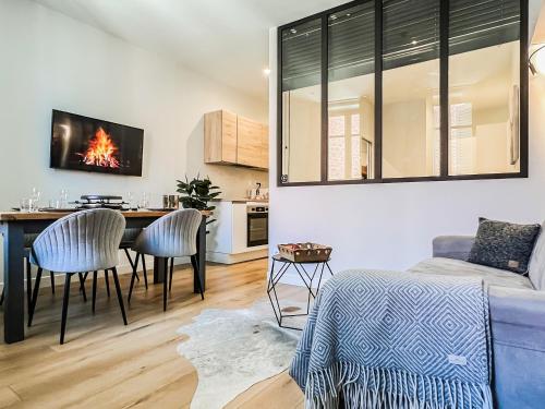 Duplex Apartment room in Balneo village vieille ville AC