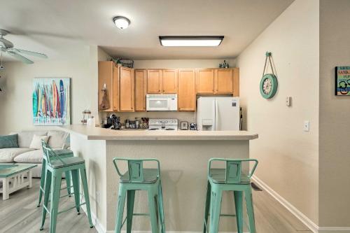 Ocean View Townhome with Pool and Golf Course Access in Ocean View, USA