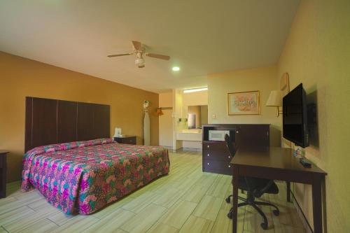 Texas Inn San Benito - image 10