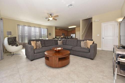 Meticulous 6Bd Spa Gm Pool Hm Solterra-4187OD home in Davenport, USA