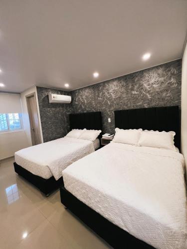Quadruple Room with Private Bathroom image 2