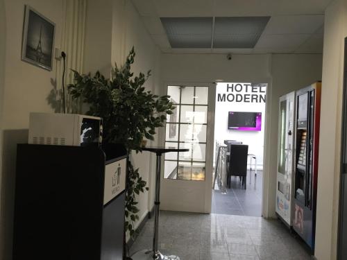 Hôtel Moderne - image 13