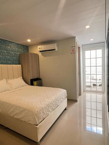 Quadruple Room with Private Bathroom room in Oasis Hotel