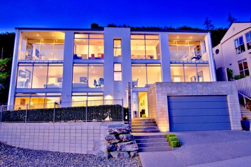 Five-Bedroom House image 1
