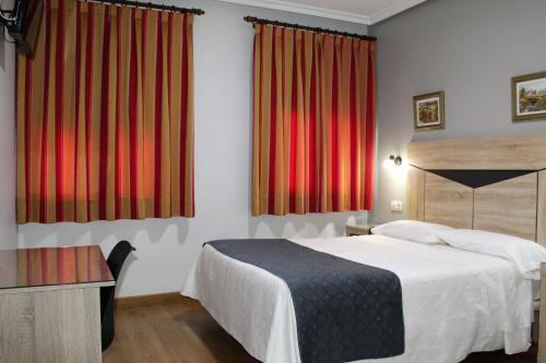 Hostal Madrid - image 12
