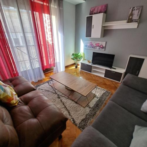  Imperial, 9 in Salamanca