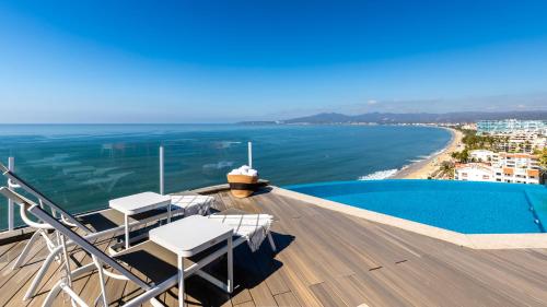 Del Canto PH 10D Luxury & The Best Ocean View! by Kivoya