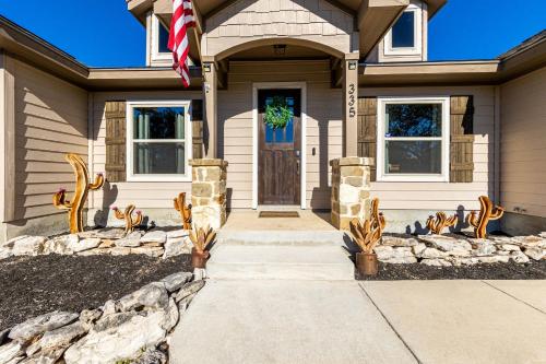 Hilltop Hideaway-Rest, Relax, Reconnect! in New Braunfels, USA