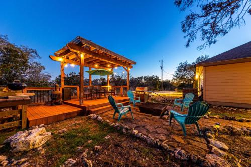 Hilltop Hideaway-Rest, Relax, Reconnect! in New Braunfels, USA